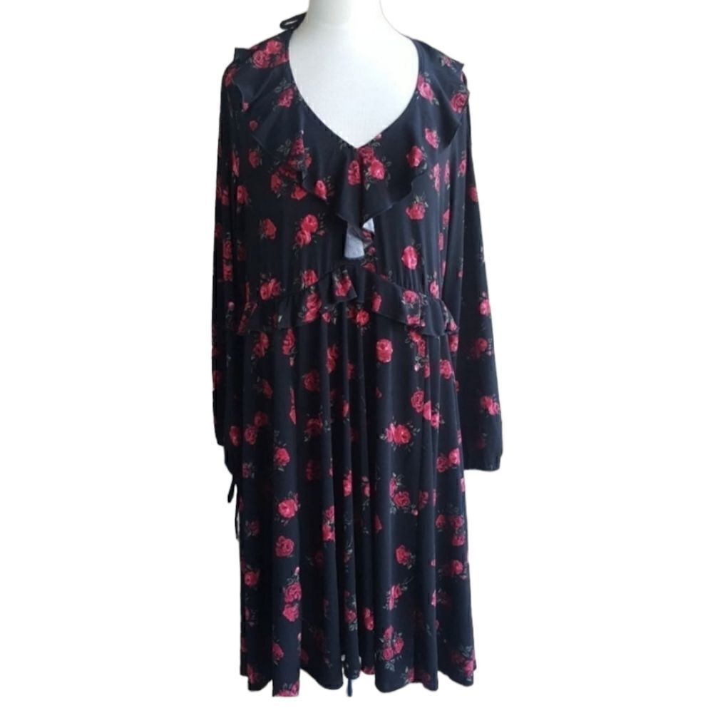 ‎TORRID Black & Red Roses Dress - Size 1